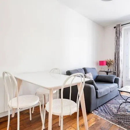 Paris' Sunny Nest *
