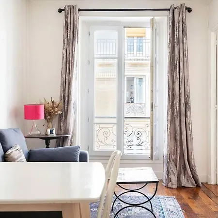 Paris' Sunny Nest דירה פריז