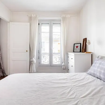 דירה Paris' Sunny Nest פריז